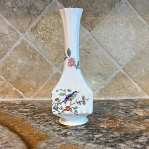 Elegant Vintage Aynsley Pembroke Porcelain Bud Vase with Floral Design